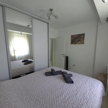 Domatio Apartamento Novi Pazar